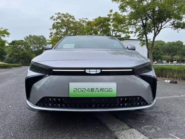 试驾吉利几何G6：舒适如丝，智能如斯