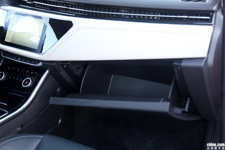 艾瑞泽GX 2018款 1.5T 自动耀色 内饰