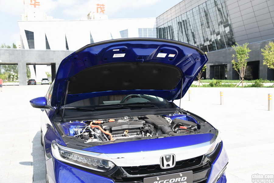雅阁  2018款 锐·混动 2.0L 锐尊 外观