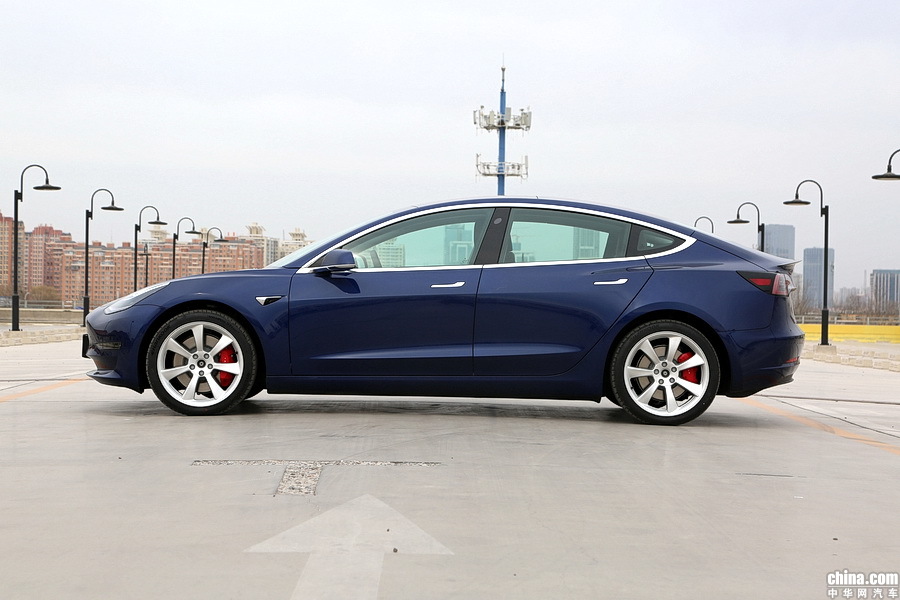 Model 3 2019款 Performance高性能全轮驱动版 外观