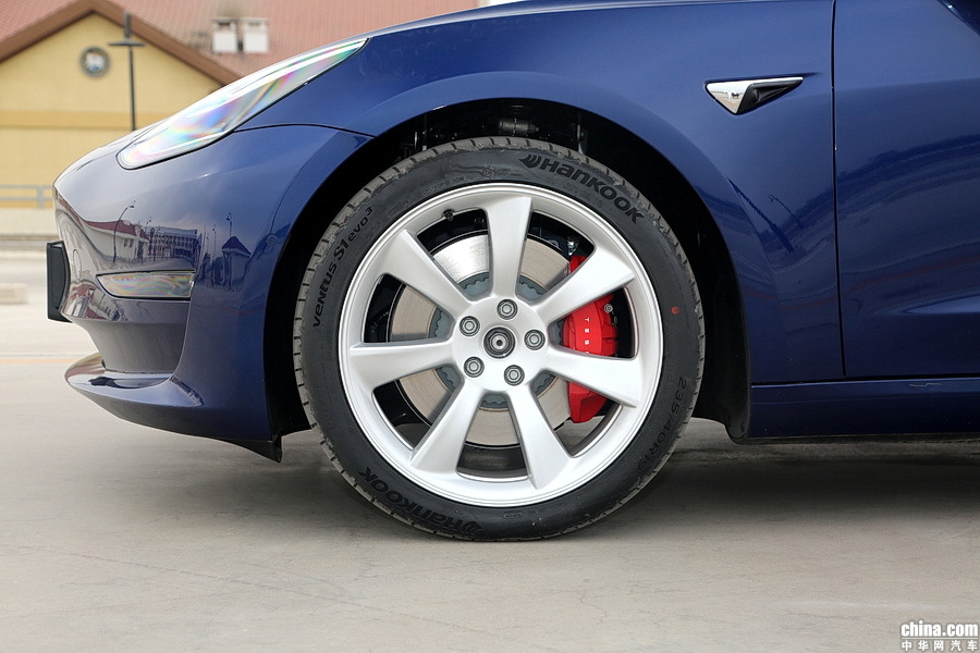 Model 3 2019款 Performance高性能全轮驱动版 外观