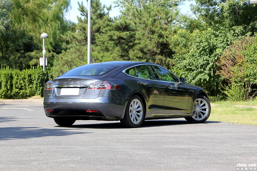 Model S 2017款 改款 100D 外观