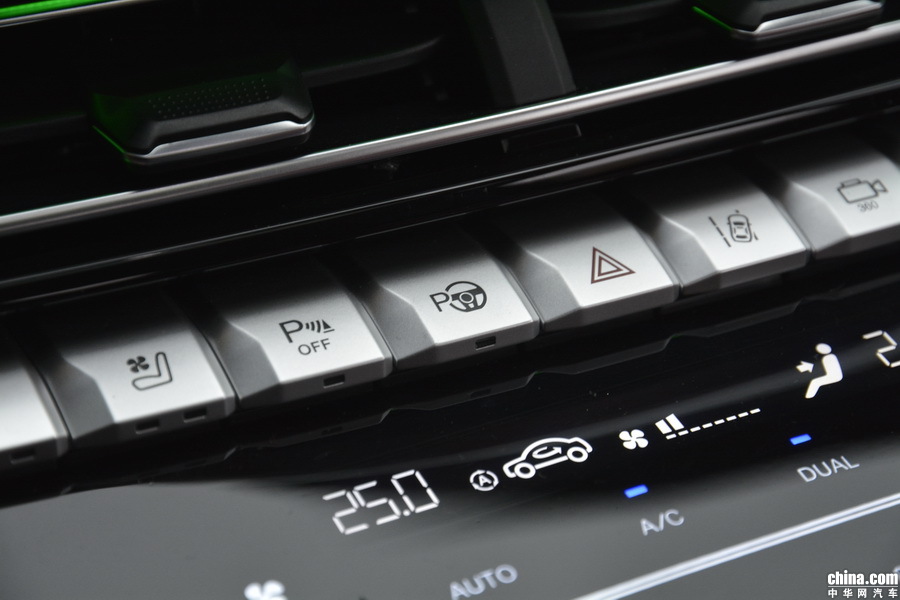 长安CS85 Coupe 2019款 2.0T 智版 内饰