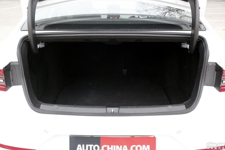 秦Pro新能源 2018款 EV500 智联领耀型 空间