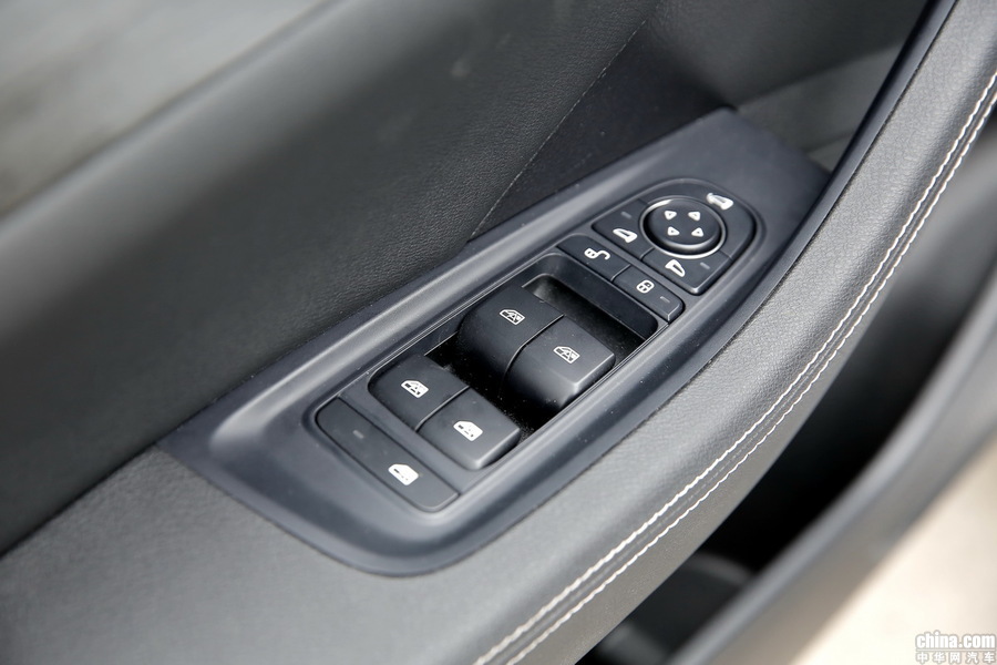 秦Pro新能源 2018款 EV500 智联领耀型 内饰
