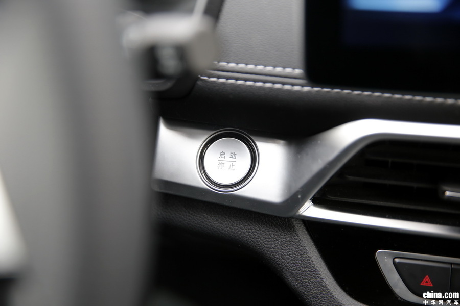 宋新能源 2019款 EV500 智联领耀型 内饰