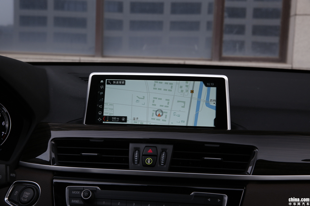宝马X1 2019款 xDrive20Li 尊享型 内饰