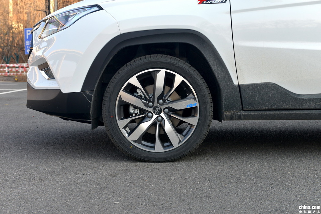 S4 2019款 1.5T CVT探索型 外观