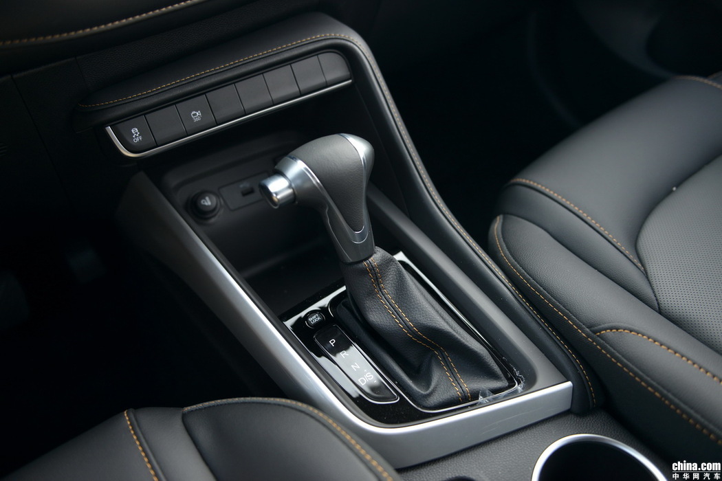S4 2019款 1.5T CVT探索型 内饰