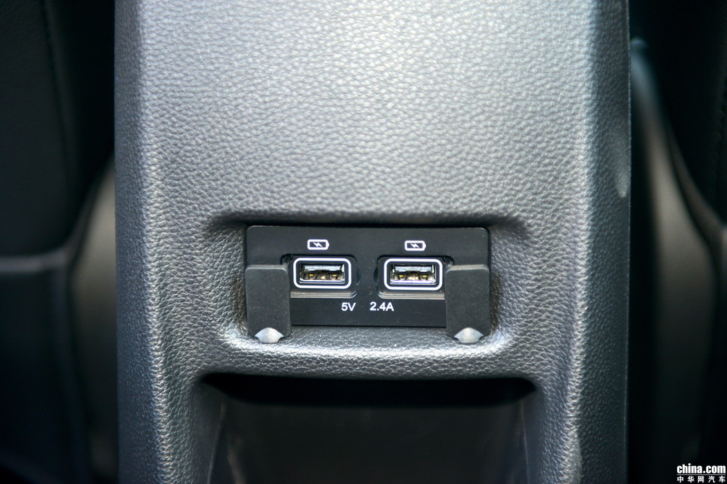 S4 2019款 1.5T CVT探索型 空间
