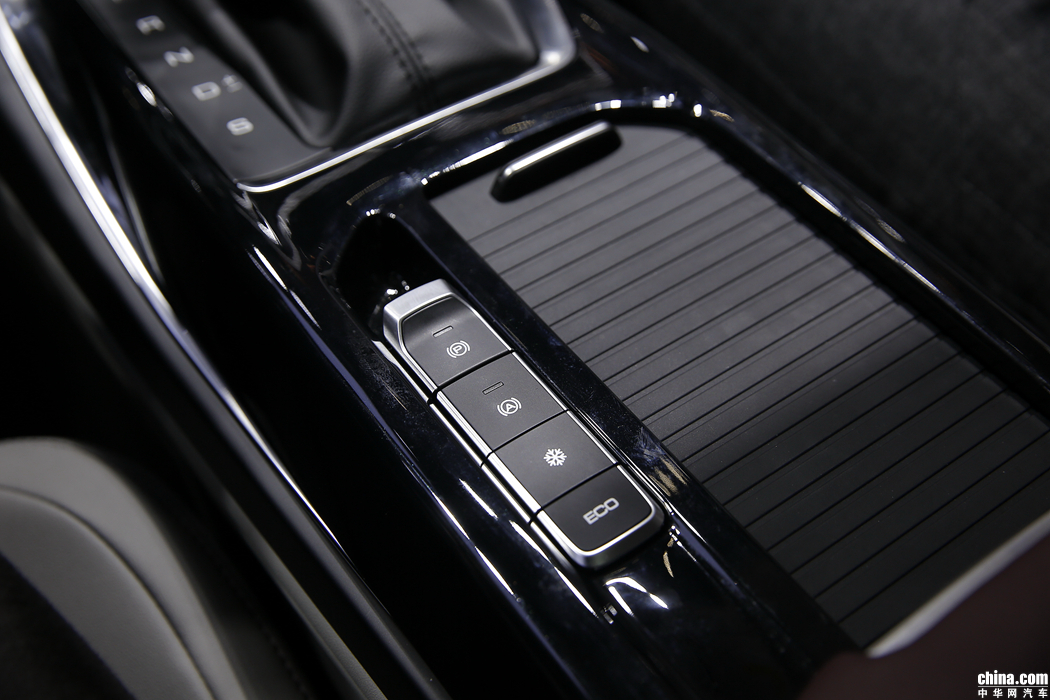 宝骏RS-5 2019款 1.5T 超级互联手动版 内饰