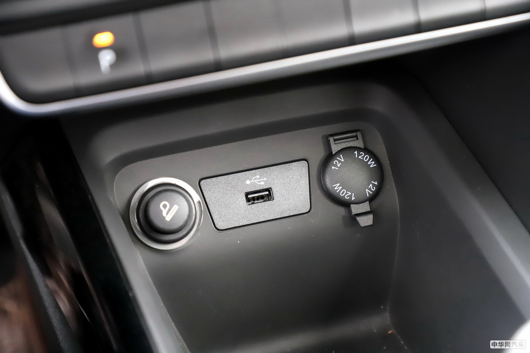江淮iEVS4 2019款 豪华智联型 内饰