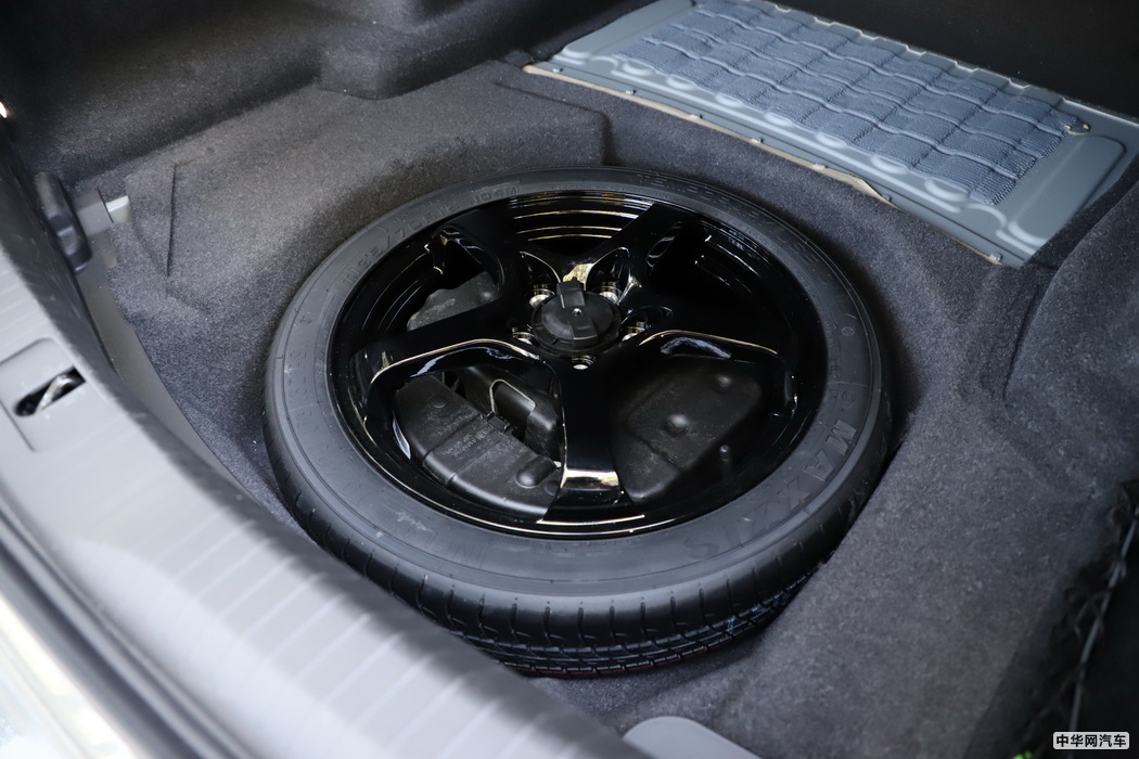 凯迪拉克CT6 2019款 28T 领先运动型 空间