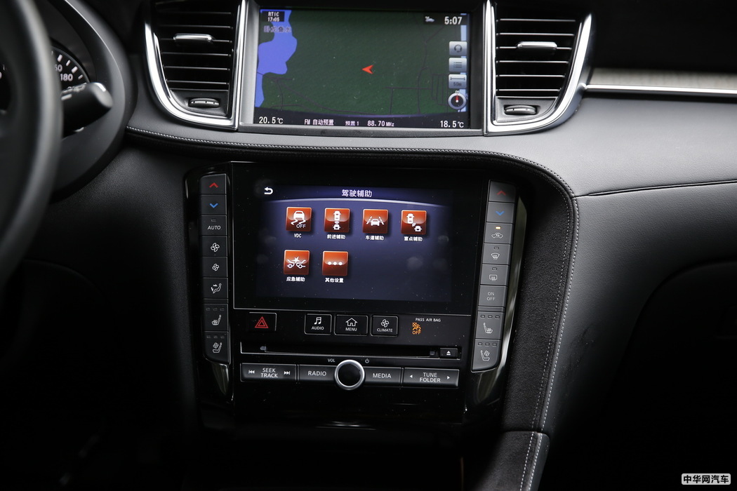 英菲尼迪QX50 2018款 2.0T 四驱旗舰 内饰