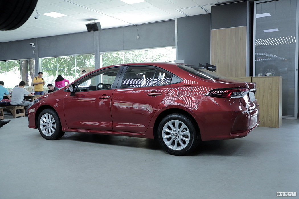 卡罗拉双擎E+ 2019款 1.8L 旗舰版 组图