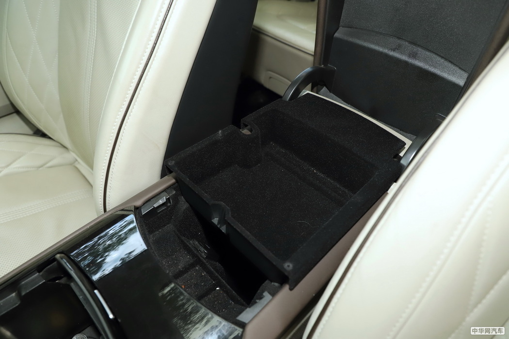 锐界 2019款 EcoBoost 245 四驱ST-Line 7座 内饰