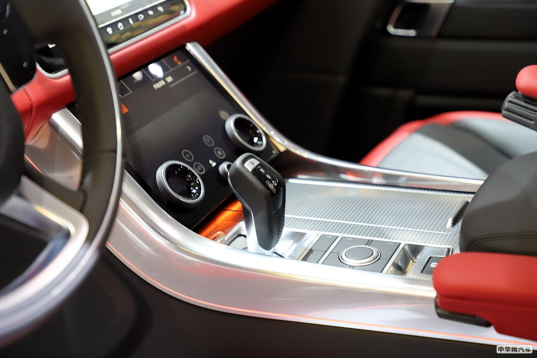揽胜运动版 2021款 3.0 L6 HST 组图