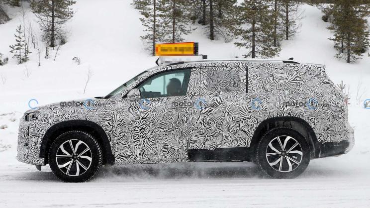 奥迪Q9实车曝光 今年底亮相/瞄准宝马X7、奔驰GLS