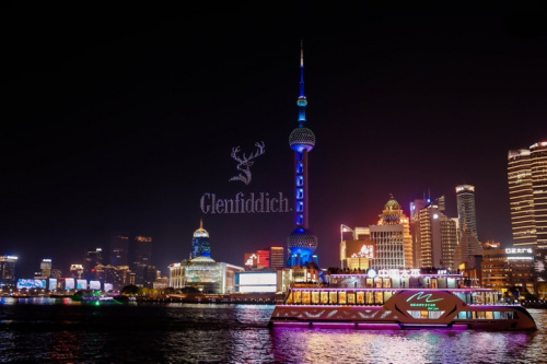 格兰菲迪携手阿斯顿·马丁一级方程式®车队共话传承与创新