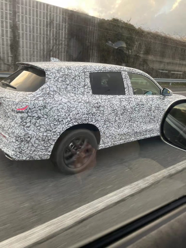 本田全新SUV谍照曝光  尺寸在HR-V、CR-V之间